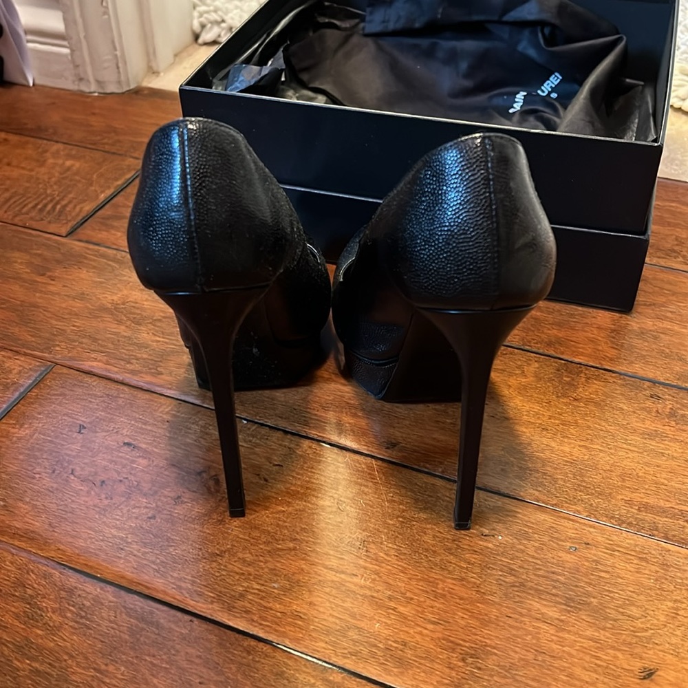 Saint Laurent size 38.5 black heel comes with box and bag - Picture 3 of 5